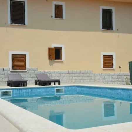 Ema Apartman